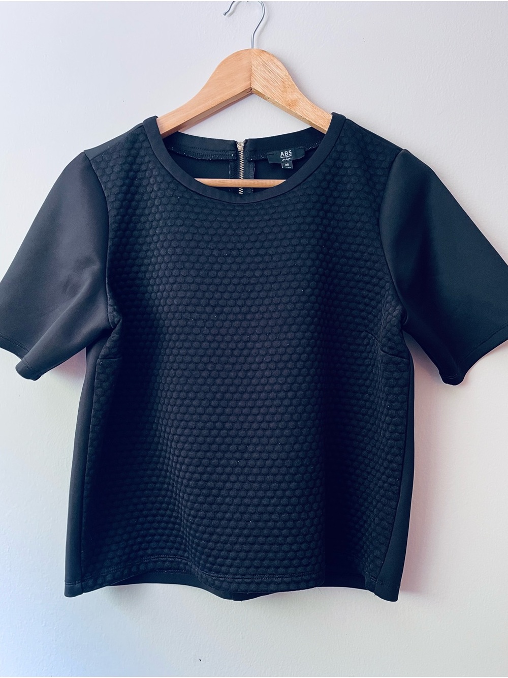 ABS Allen Schwartz Black Short-Sleeve Textured Front Top, Size Medium